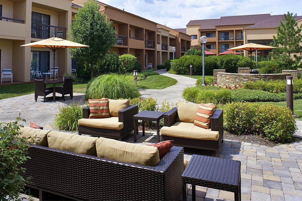 Отель Courtyard Chicago Окбрук Террас Экстерьер фото